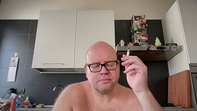 Snapshot of theitalianbear chatting on 09-23-25, 11:24 theitalianbear online show from 09-23-25, 11:24