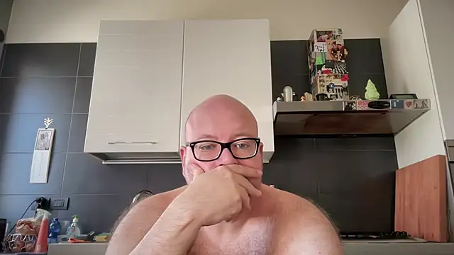 Snapshot of theitalianbear chatting on 09-24-25, 09:45 theitalianbear online show from 09-24-25, 09:45