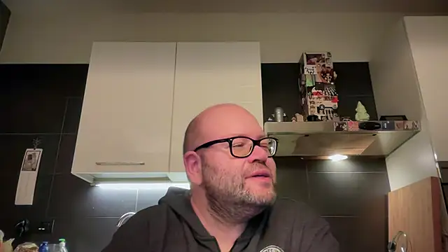 Snapshot of theitalianbear chatting on 10-05-25, 03:49 theitalianbear online show from 10-05-25, 03:49