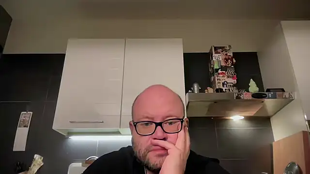 Snapshot of theitalianbear chatting on 10-09-25, 01:36 theitalianbear online show from 10-09-25, 01:36