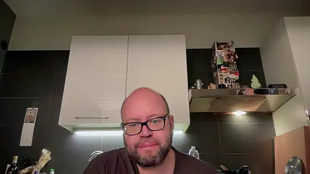 Snapshot of theitalianbear chatting on 10-10-25, 08:30 theitalianbear online show from 10-10-25, 08:30
