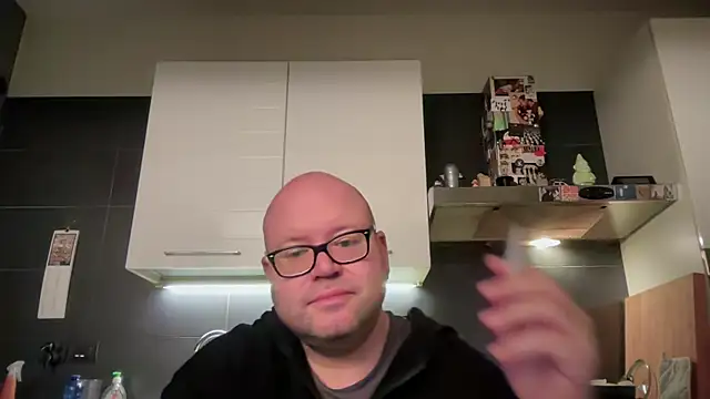 Snapshot of theitalianbear chatting on 10-23-25, 03:17 theitalianbear online show from 10-23-25, 03:17