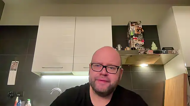 Snapshot of theitalianbear chatting on 11-03-25, 03:52 theitalianbear online show from 11-03-25, 03:52