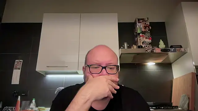 Snapshot of theitalianbear chatting on 11-08-25, 03:50 theitalianbear online show from 11-08-25, 03:50