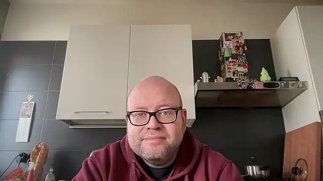 Snapshot of theitalianbear chatting on 11-20-25, 01:22 theitalianbear online show from 11-20-25, 01:22