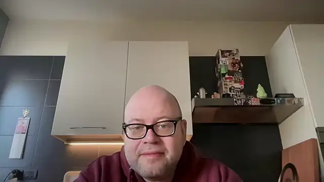 Snapshot of theitalianbear chatting on 02-20-26, 07:32 theitalianbear online show from 02-20-26, 07:32