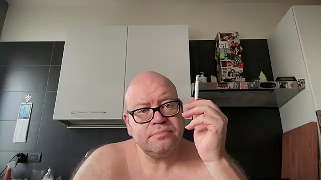 theitalianbear online show from 07-21-26, 04:59