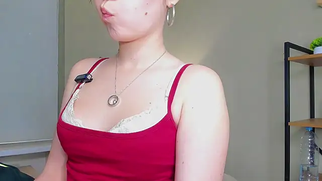 Snapshot of Cuteshyboo chatting on 07-29-26, 04:27 Cuteshyboo online show from 07-29-26, 04:27