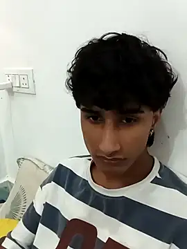 Snapshot of Innocent_kush chatting on 07-31-26, 01:43 Innocent kush online show from 07-31-26, 01:43