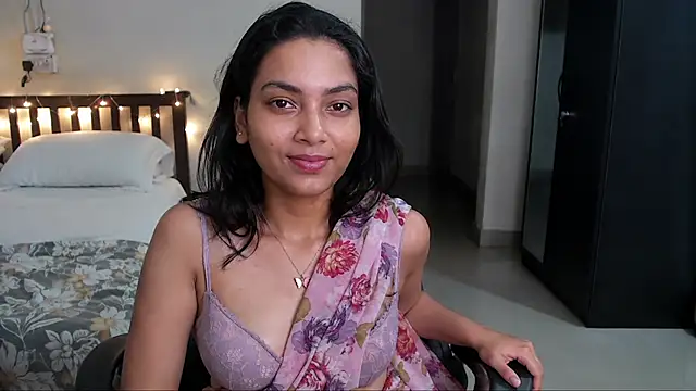 Snapshot of Rishika_hot4 chatting on 08-02-26, 08:40 Rishika hot4 online show from 08-02-26, 08:40
