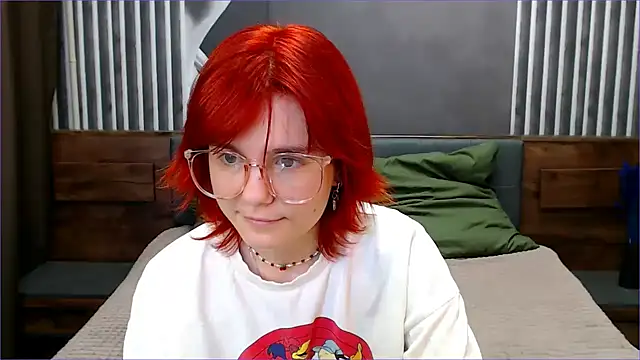 Snapshot of Avrora_Vance chatting on 08-05-26, 05:43 Avrora Vance online show from 08-05-26, 05:43