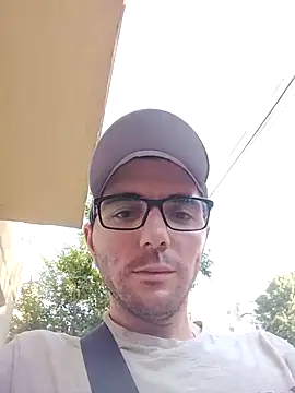 Snapshot of gabrieldanut27 chatting on 08-04-26, 02:41 gabrieldanut27 online show from 08-04-26, 02:41