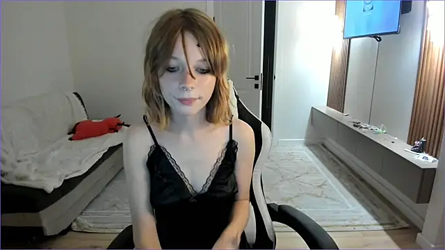 Snapshot of miss_mollysally chatting on 08-07-26, 01:35 miss mollysally online show from 08-07-26, 01:35