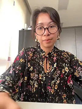 Lauraxbatista online show from 08-05-26, 09:34