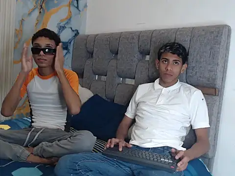 RED ZONE BOYS online show from 08-05-26, 02:42