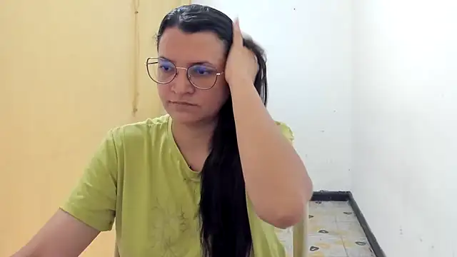 MARILYN GARCIA online show from 10-18-25, 02:07