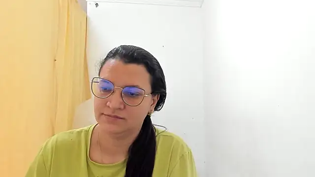 MARILYN GARCIA online show from 10-23-25, 02:16