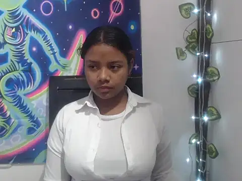 lau sofia21 online show from 08-08-26, 12:40