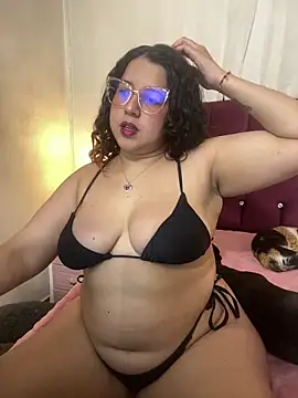 Snapshot of shara_ chatting on 12-20-24, 03:25 shara online show from 12-20-24, 03:25