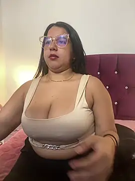 Snapshot of shara_ chatting on 01-22-25, 03:31 shara online show from 01-22-25, 03:31