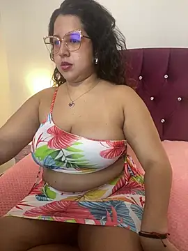 Snapshot of shara_ chatting on 03-01-25, 02:48 shara online show from 03-01-25, 02:48