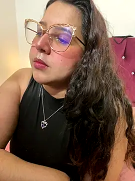 Snapshot of shara_ chatting on 11-05-25, 02:33 shara online show from 11-05-25, 02:33