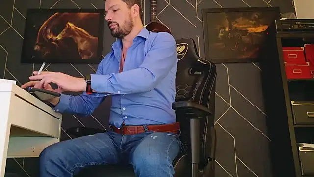 ChrisKox online show from 02-12-25, 04:01