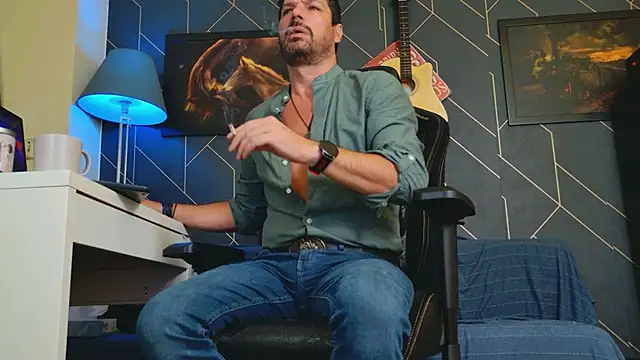 ChrisKox online show from 10-06-25, 03:04