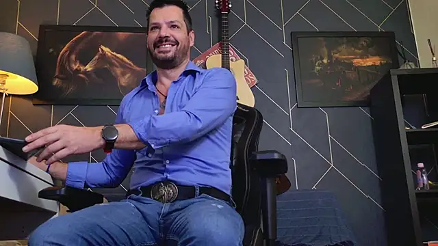 ChrisKox online show from 10-29-25, 04:37