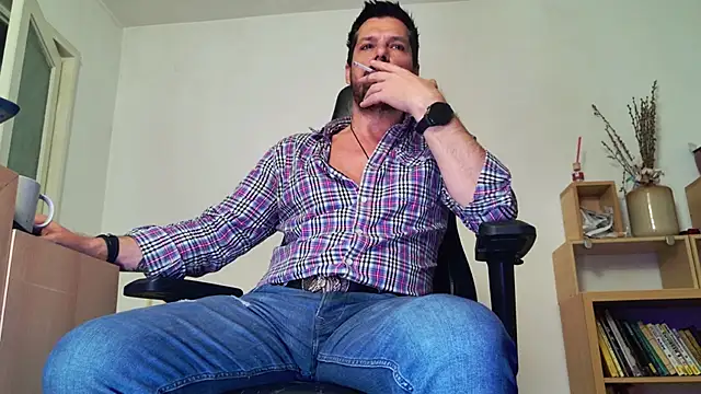 Snapshot of ChrisKox chatting on 04-30-26, 09:52 ChrisKox online show from 04-30-26, 09:52