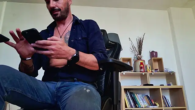 Snapshot of ChrisKox chatting on 05-16-26, 08:55 ChrisKox online show from 05-16-26, 08:55