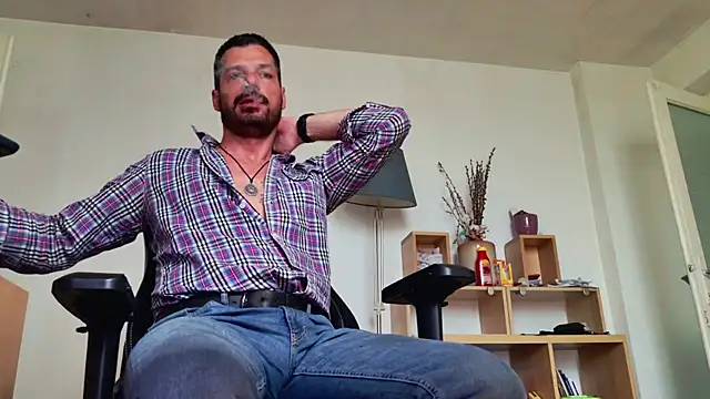 Snapshot of ChrisKox chatting on 05-20-26, 06:52 ChrisKox online show from 05-20-26, 06:52