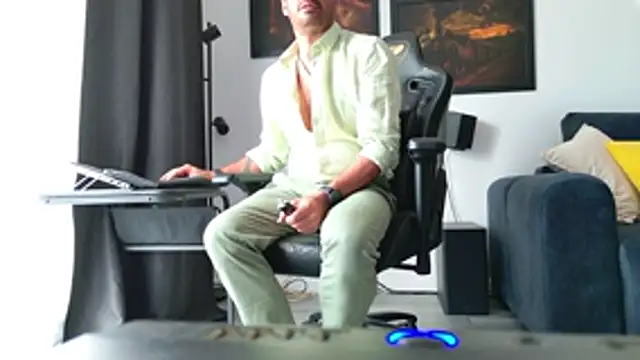 Snapshot of ChrisKox chatting on 06-30-26, 06:47 ChrisKox online show from 06-30-26, 06:47