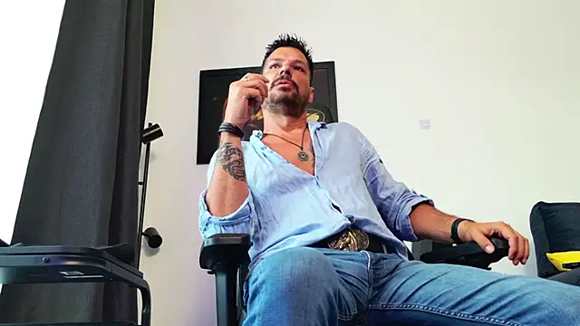 Snapshot of ChrisKox chatting on 07-24-26, 03:59 ChrisKox online show from 07-24-26, 03:59
