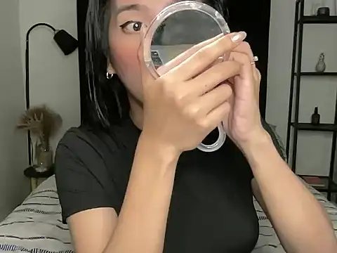 Snapshot of your_bianca69 chatting on 10-15-25, 12:11 your bianca69 online show from 10-15-25, 12:11