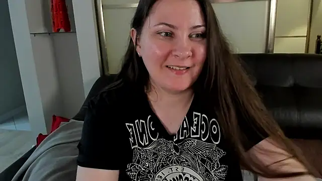 Snapshot of MarySwon chatting on 03-18-25, 11:20 MarySwon online show from 03-18-25, 11:20