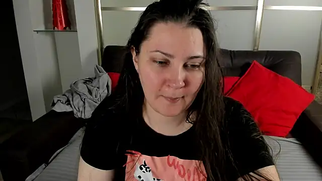 Snapshot of MarySwon chatting on 10-10-25, 05:01 MarySwon online show from 10-10-25, 05:01