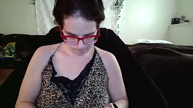 Snapshot of JessaBella chatting on 10-28-25, 03:14 JessaBella online show from 10-28-25, 03:14