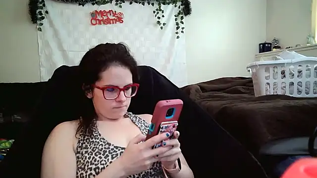 Snapshot of JessaBella chatting on 12-18-25, 04:02 JessaBella online show from 12-18-25, 04:02