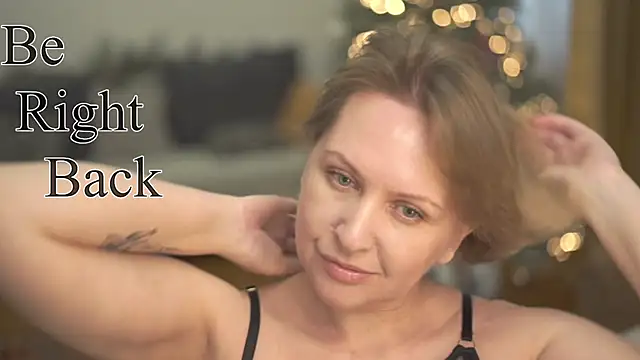 Snapshot of LitleSun chatting on 02-26-25, 10:04 LitleSun online show from 02-26-25, 10:04