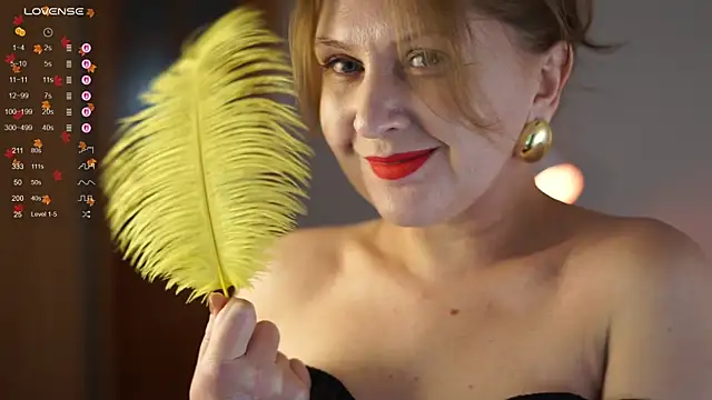 Snapshot of LitleSun chatting on 12-03-25, 08:40 LitleSun online show from 12-03-25, 08:40