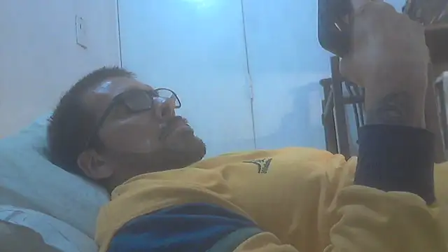 Snapshot of el_principe_hot chatting on 12-16-25, 05:12 el principe hot online show from 12-16-25, 05:12