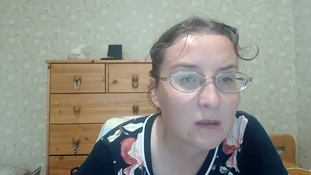 Snapshot of Smart_Rose chatting on 06-22-26, 04:48 Smart Rose online show from 06-22-26, 04:48