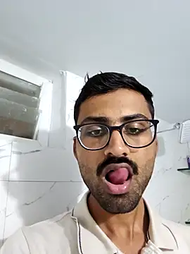 Snapshot of krishna8035 chatting on 09-16-25, 02:40 krishna8035 online show from 09-16-25, 02:40