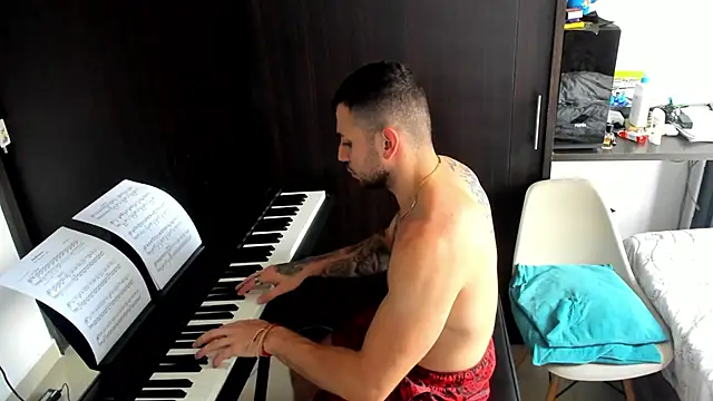 Snapshot of logan_smith chatting on 01-18-26, 07:50 logan smith online show from 01-18-26, 07:50