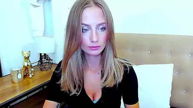 Snapshot of LenaCUTE chatting on 09-11-25, 09:15 LenaCUTE online show from 09-11-25, 09:15