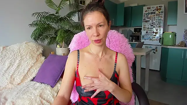 ChristinaGlory online show from 04-28-26, 06:18