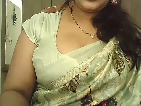 Snapshot of Spandana_Sweety chatting on 03-02-26, 07:15 Spandana Sweety online show from 03-02-26, 07:15