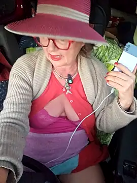 Snapshot of MucMilf59 chatting on 06-06-26, 08:13 MucMilf59 online show from 06-06-26, 08:13