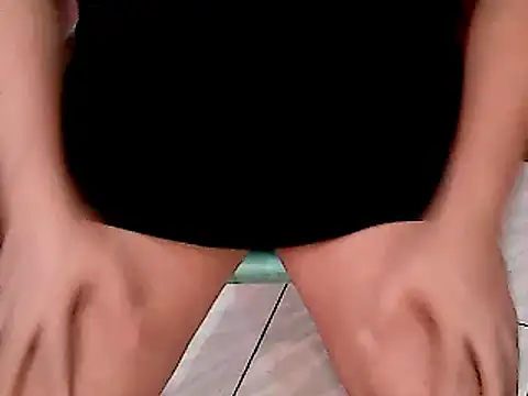 Snapshot of HottyLeciousCum chatting on 03-15-25, 11:39 HottyLeciousCum online show from 03-15-25, 11:39